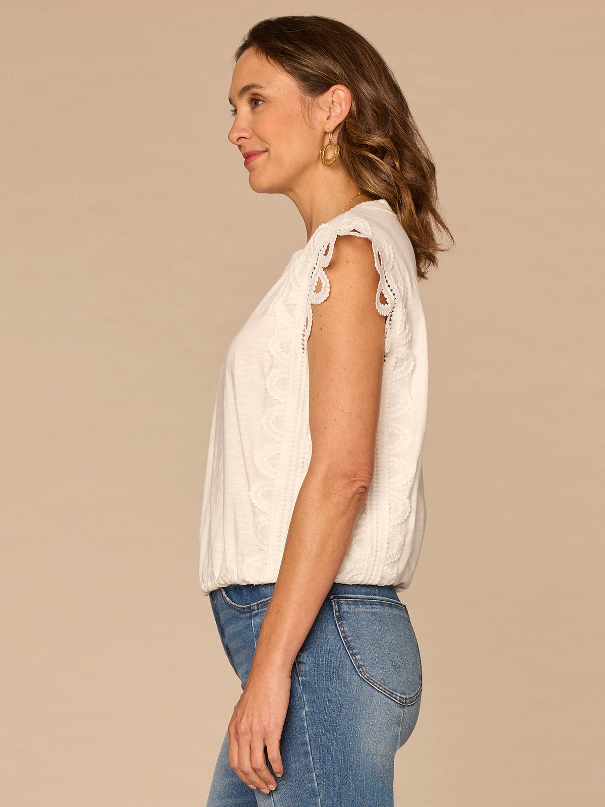Democracy Clothing Extended Cap Sleeve Scoop Neck Scallop Trim Bubble Hem Petite Knit Top - Off White|Tuscan Sun