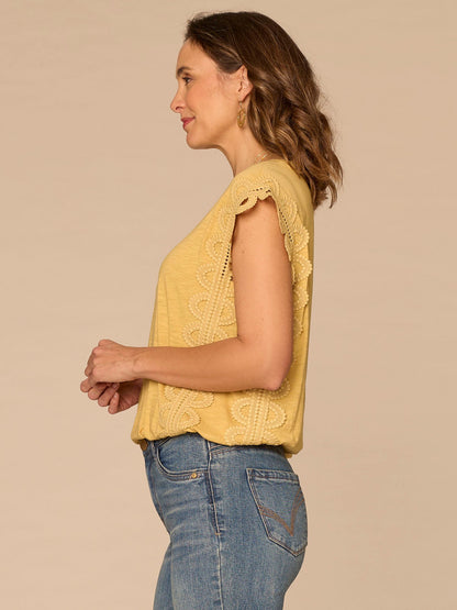 Democracy Clothing Extended Cap Sleeve Scoop Neck Scallop Trim Bubble Hem Petite Knit Top - Off White|Tuscan Sun