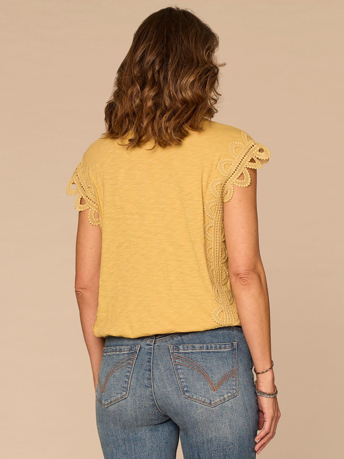 Democracy Clothing Extended Cap Sleeve Scoop Neck Scallop Trim Bubble Hem Petite Knit Top - Off White|Tuscan Sun